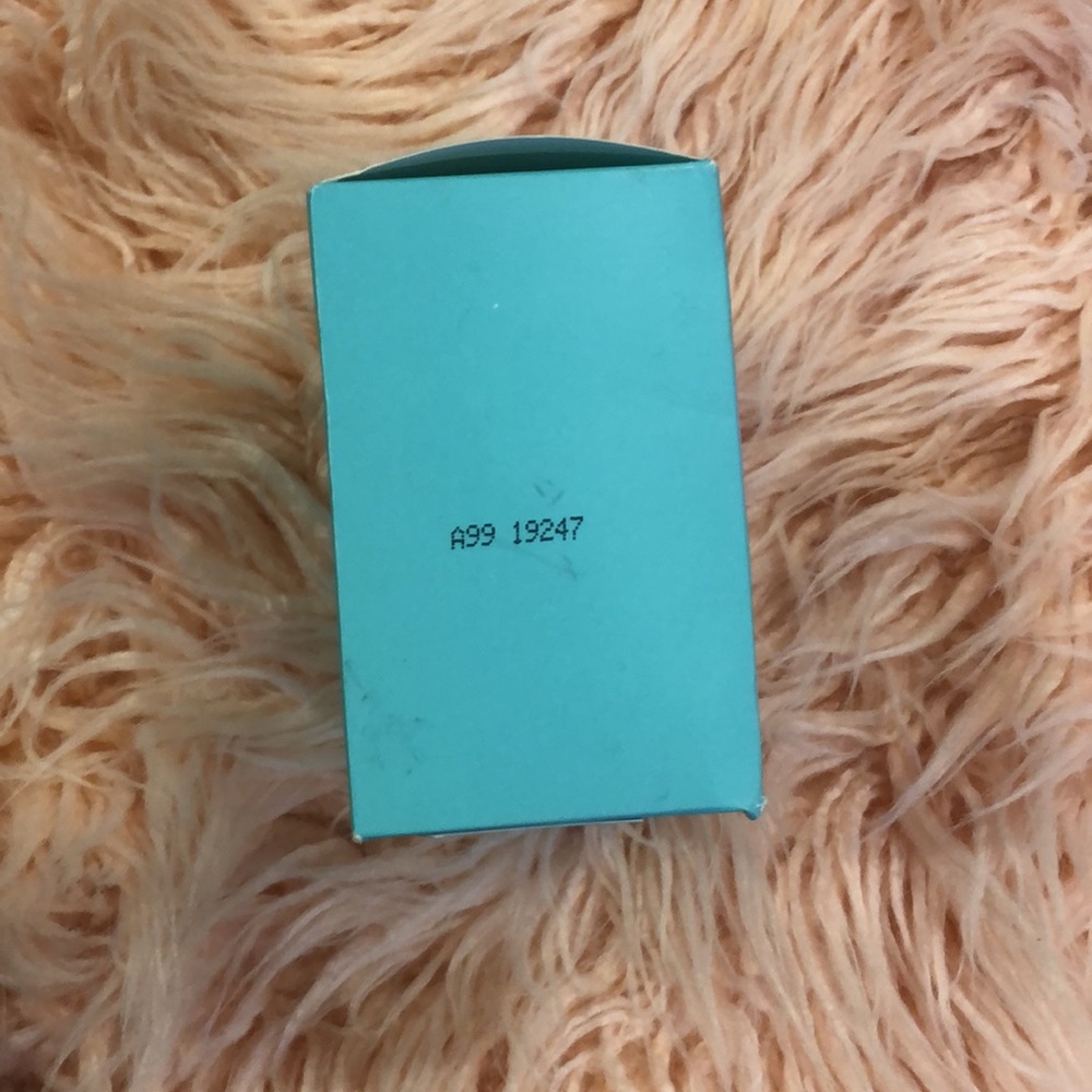 Clinique Box - Picture 5 of 10
